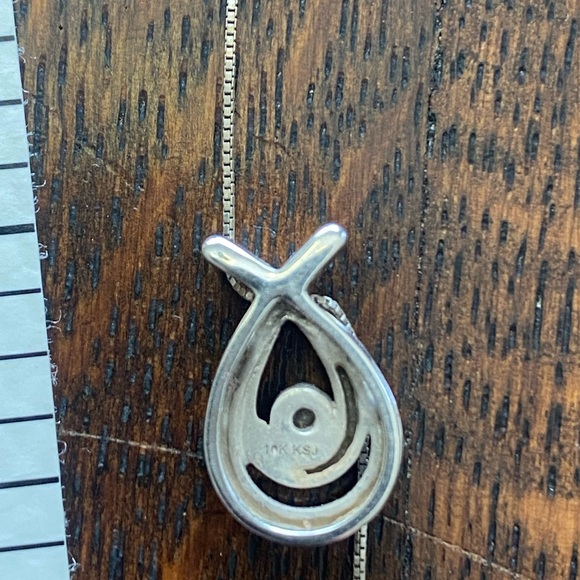 10kt White Gold Diamond Pendant Necklace Kay Jewelers - Picture 7 of 7